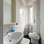 Guesthost - Forlanini - Functional With Balcony! דירה מילאנו