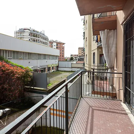 Guesthost - Forlanini - Functional With Balcony! Milano