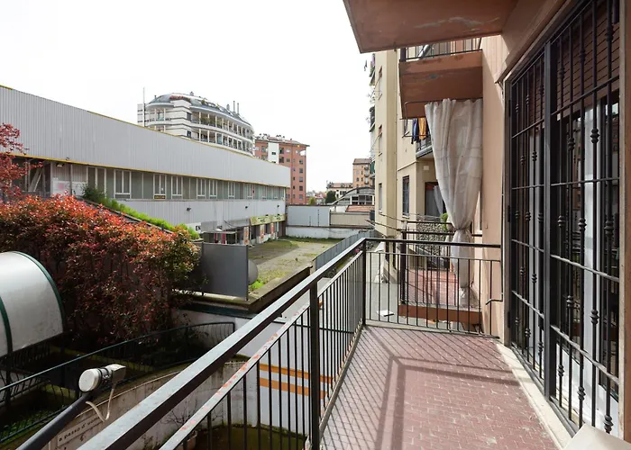Guesthost - Forlanini - Functional With Balcony! Mailand